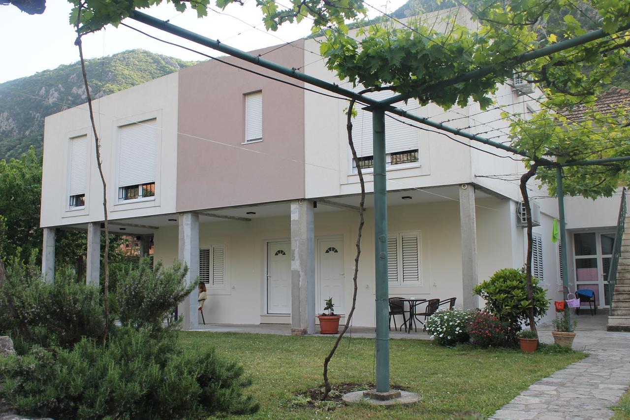 Apartments Grgurevic โกตอร์ ภายนอก รูปภาพ